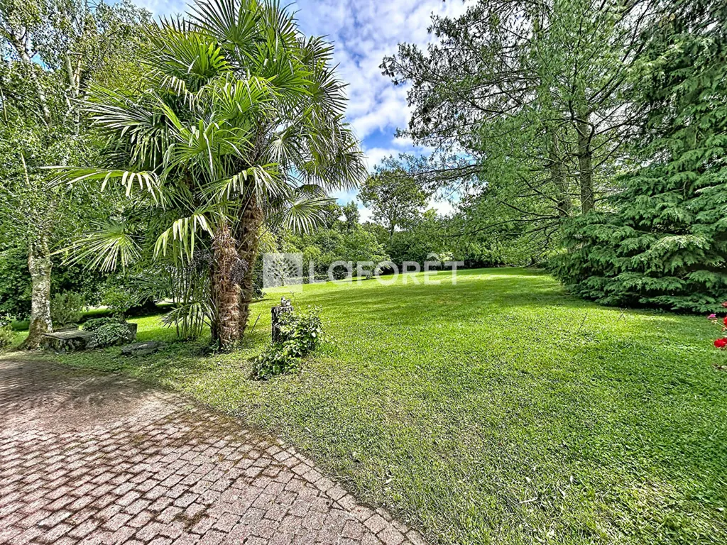 Aed - Rustic Stone House with Garden near Falaise