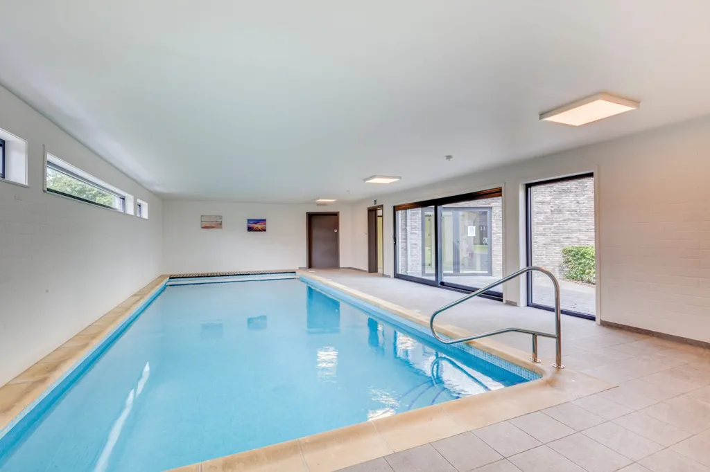 Piscine - Assisté-Woning avec Terrasse et Piscine à Sint-Niklaas