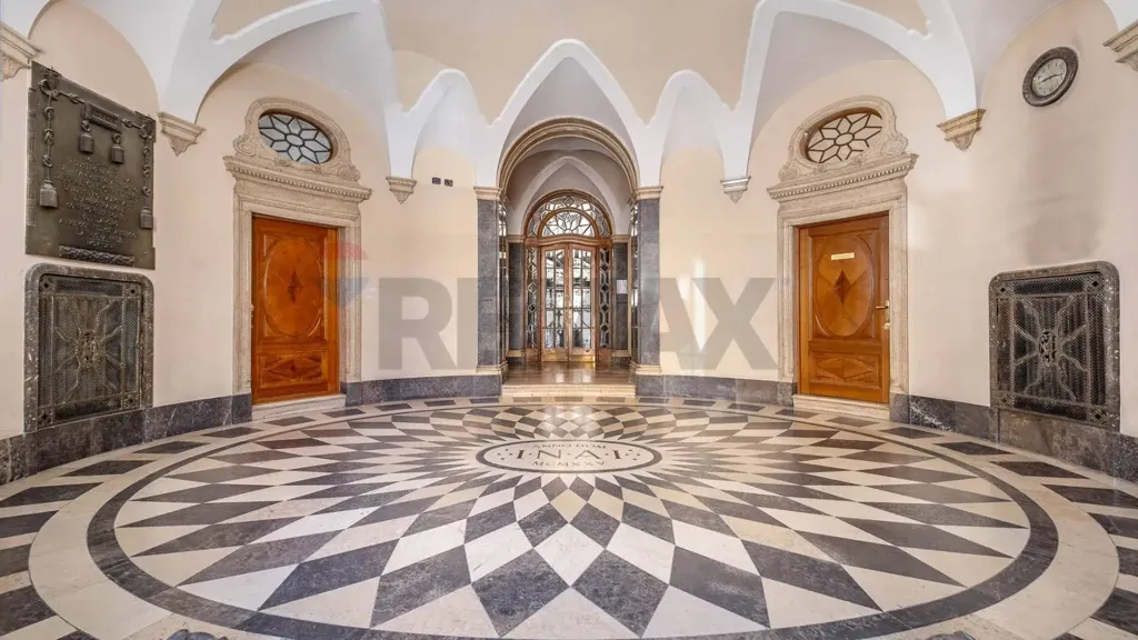 hallway_entrance