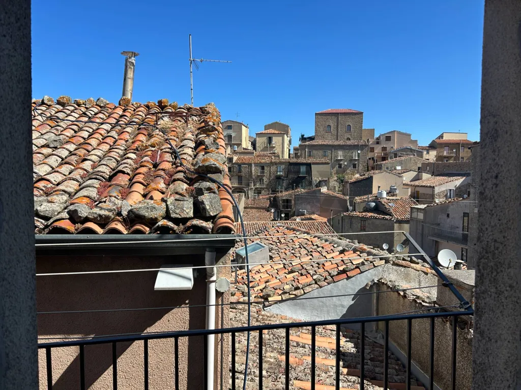 Balcon - Independent House with Balconies in Geraci Siculo
