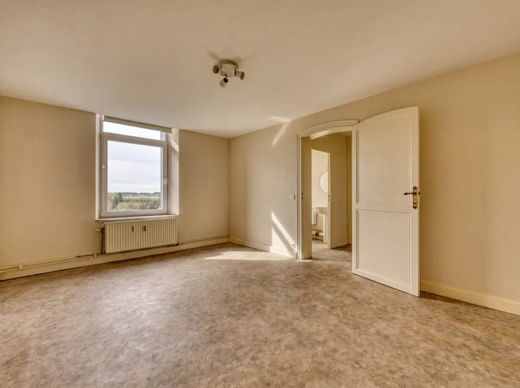 Pièces - Appartement Lumineux avec Ascenseur à Paliseul