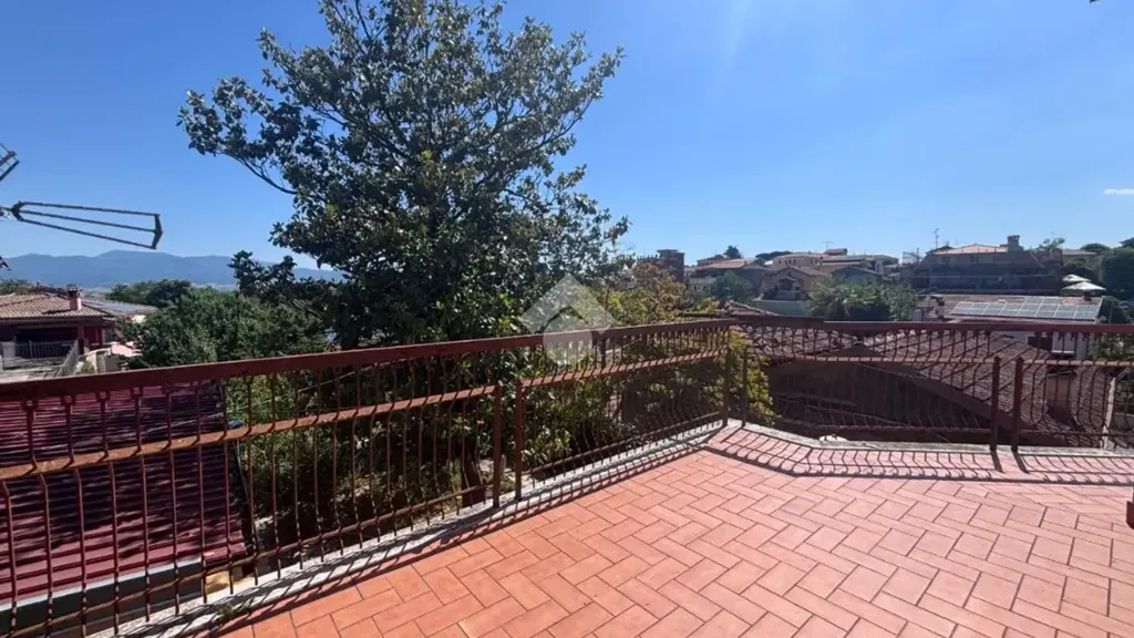 Rõdu - Central Apartment with Panoramic Terrace in Cave