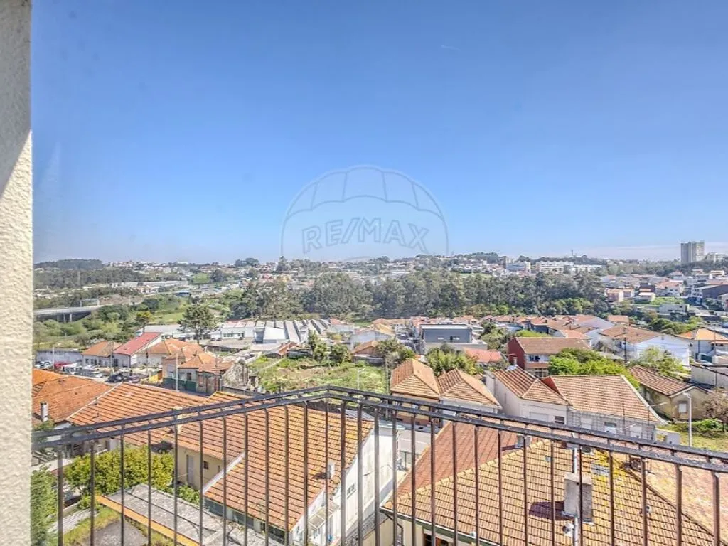 Balcon - Rehabilitated Bi-Family House in Matosinhos