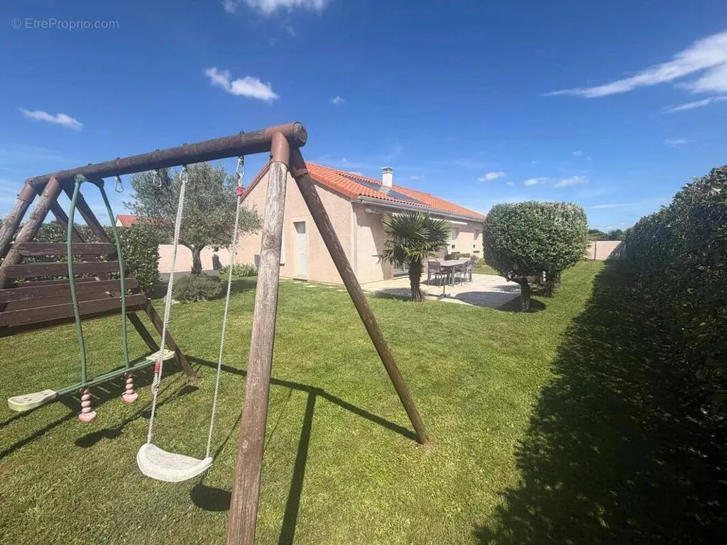 Aed - Contemporary House with Pool in Bordères-sur-l’Échez