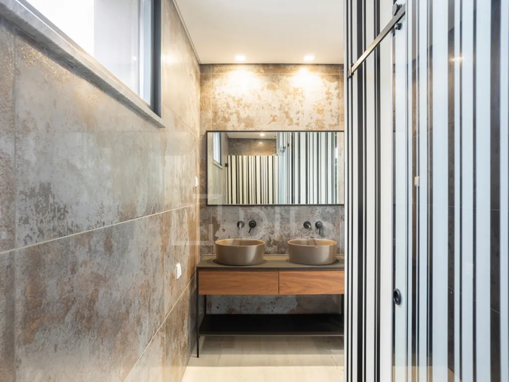 Vannitoad - T5+3 House with Pool in Cascais