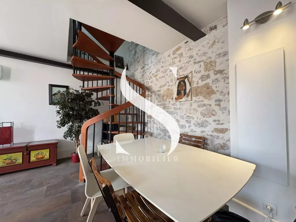 Söögituba - Charming Duplex with Loft Space in Quiet Area