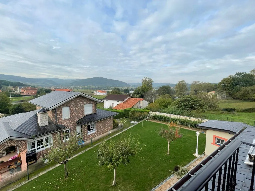 Garden - Chalet with Large Garden in Barcena de Cicero