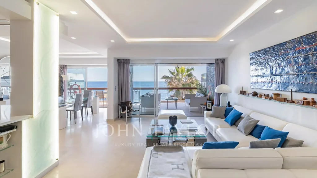 Soggiorno - Renovated Apartment with Sea View in Cannes
