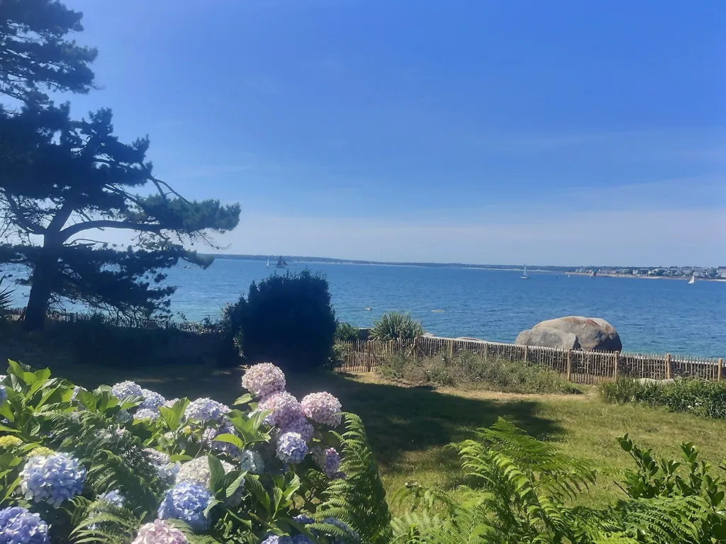 Giardino - Character House with Panoramic Sea View in First Line