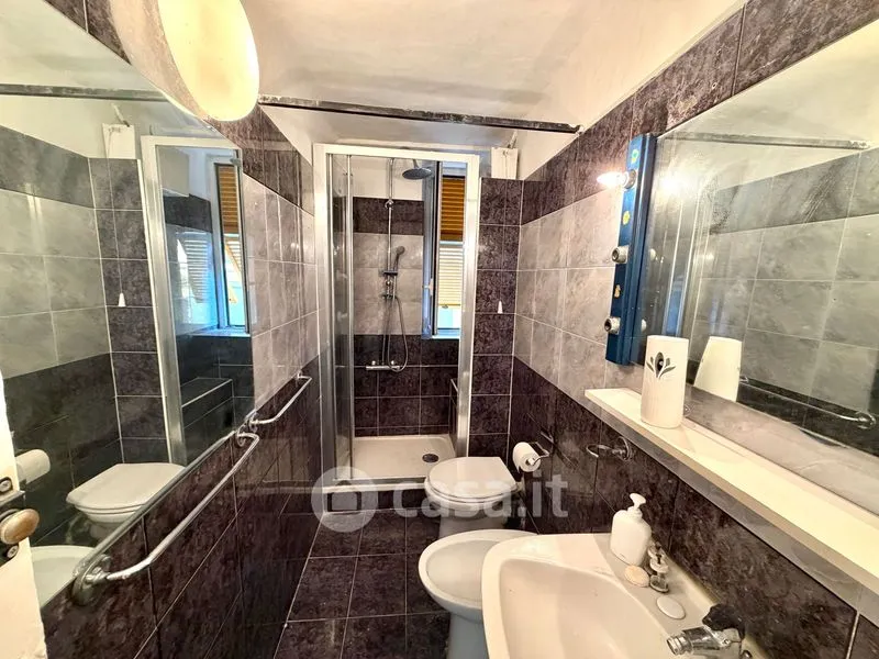 Salles de bain - Apartment with Balcony in Genoa's Sestri Ponente