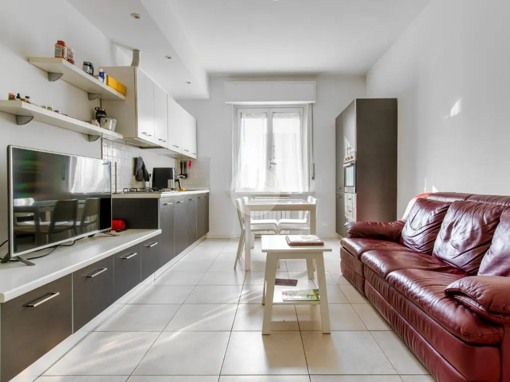 Elutuba - Rearranged Triplex with Balcony in Milan