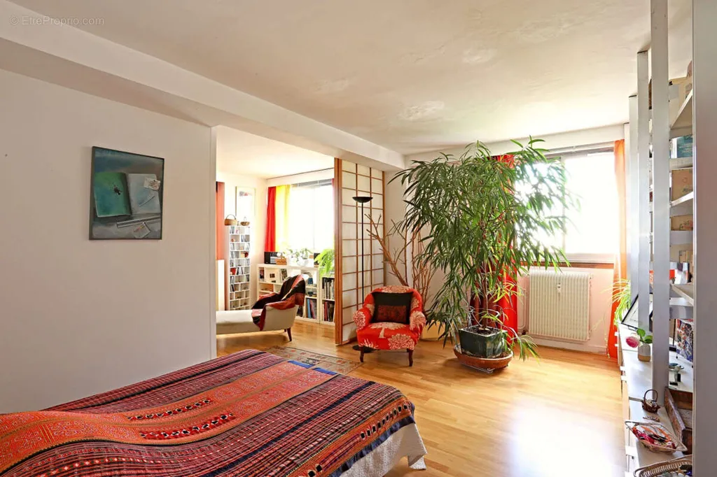 7-toaline korter asukohas Paris-14e