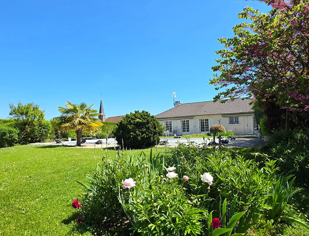 Aed - House with Pool and Tennis Court in Savouges