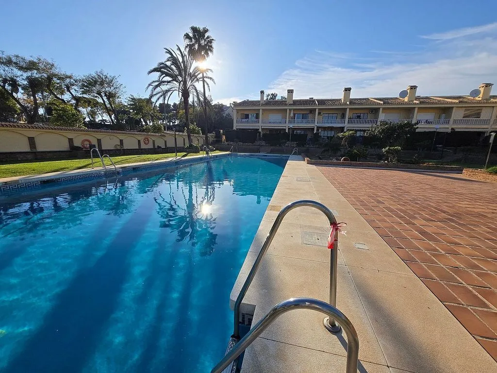 Piscine - Semi-Detached House with Pool in Benalmádena