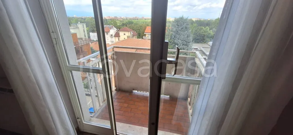 Balcony - Bright Trilocale with Balcony in Torino