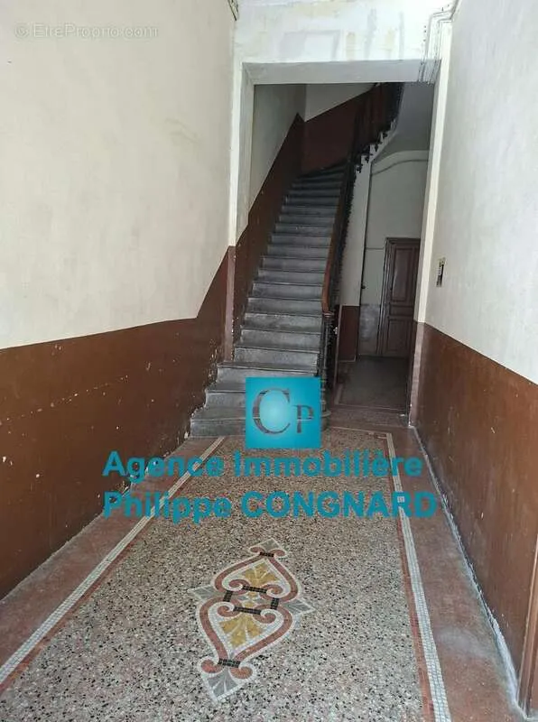 Hallway - Apartment with Terrace in Béziers Centre