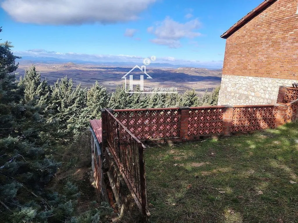Terrace - Chalet with Large Plot in Trijueque