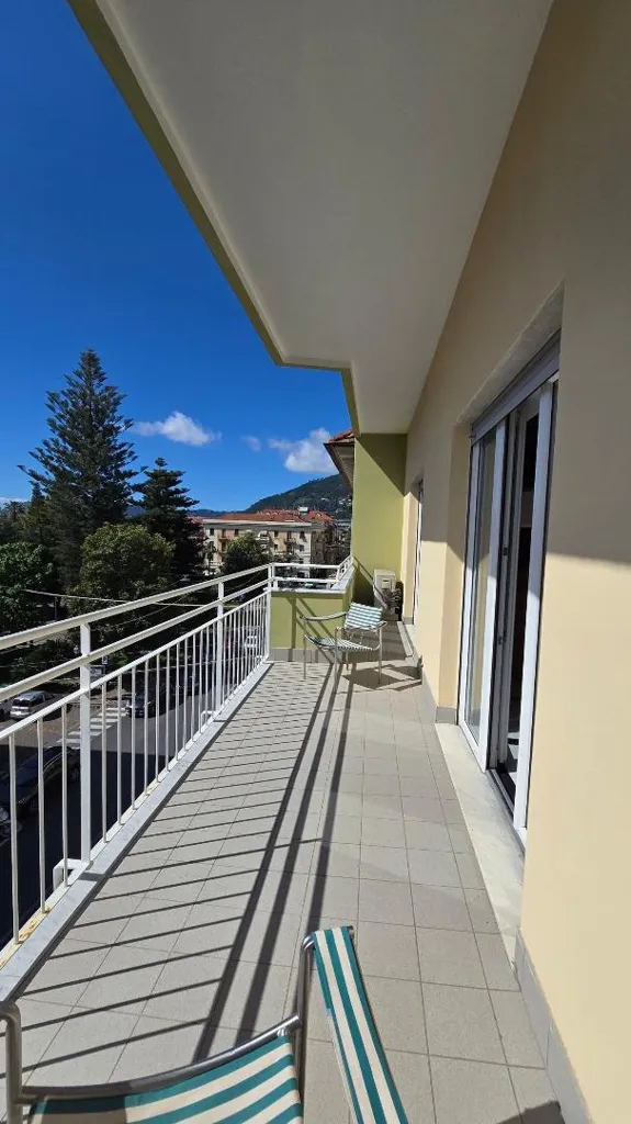Balcon - Quadrilocale with Terrace in Alassio Centre