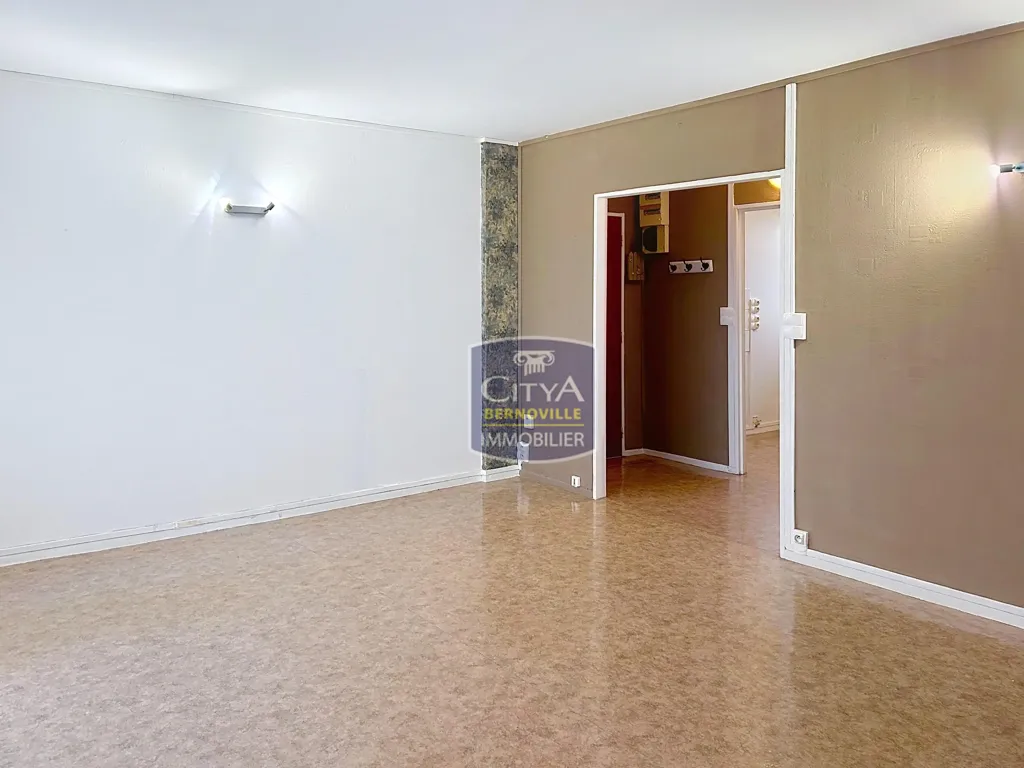 Pièces - Appartement Lumineux avec Balcons à Saint-Quentin