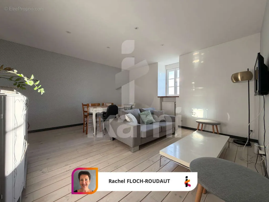 Séjour - Appartement T2 avec Balcon à Pont Aven
