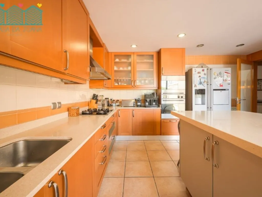 Cuisine - Luxury Villa with Pool in Aveiro