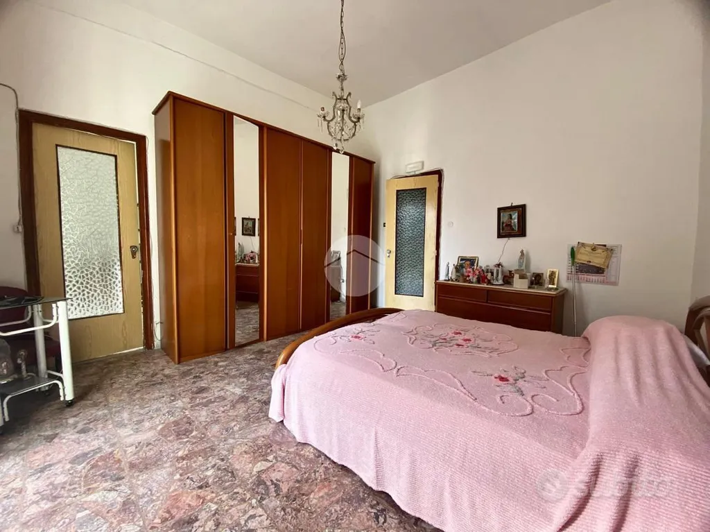 Chambres - 3-Room Apartment with Balcony in Naples