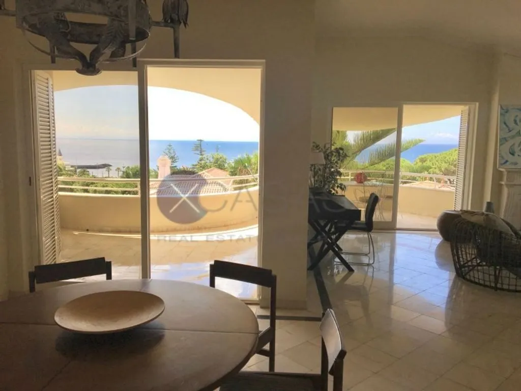 Söögituba - Penthouse with Sea View in Estoril