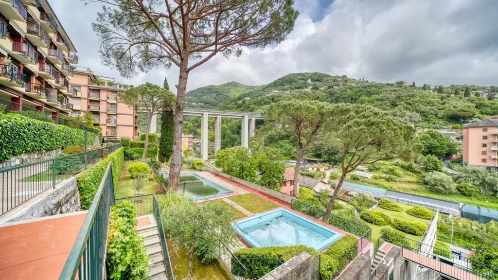 Aed - Spacious Duplex with Pools in Rapallo