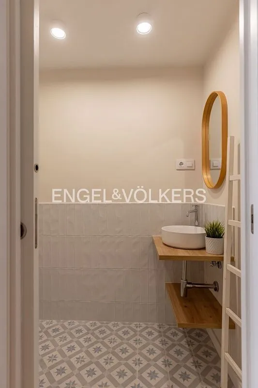 Salles de bain - Contemporary Duplex with Balcony in Ciudad Jardín