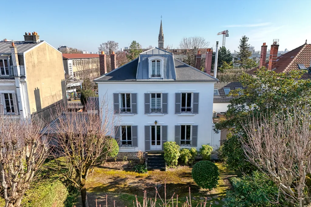 Õhuvaade - Mansart Villa with Office Space in Argenteuil Centre