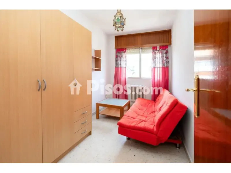 Magamistoad - Student Flat with Balcony in Calle San Pablo