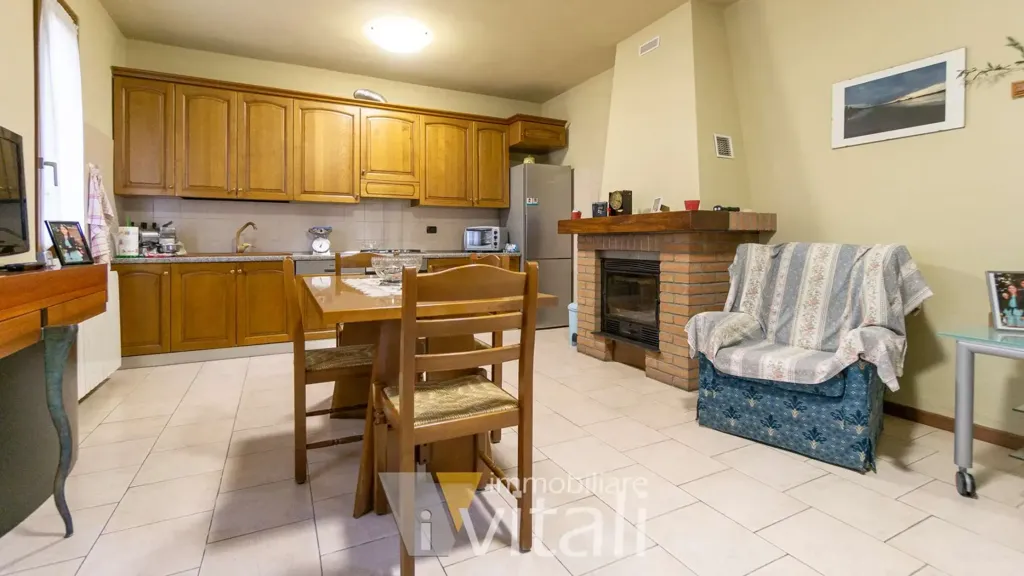 Salle à manger - Rustic Villa with Garden in Pontenure