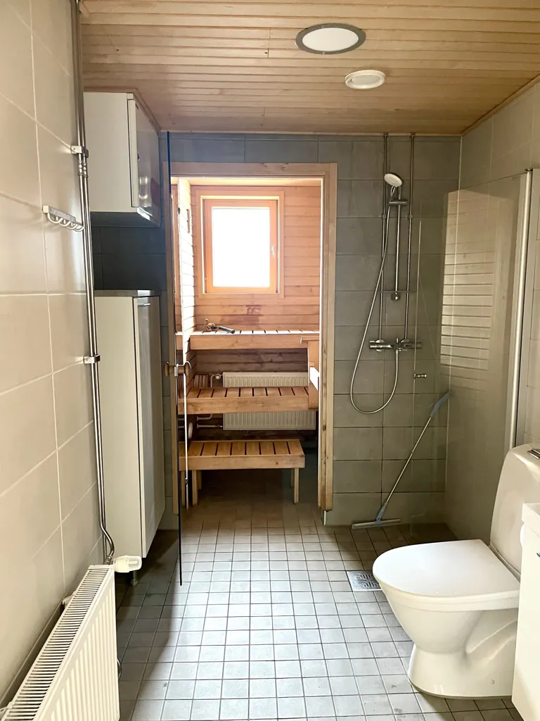 Bathrooms - Bright Apartment with Balcony in Nummela