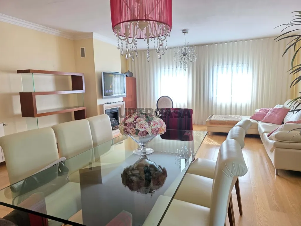 Salle à manger - Luxury Flat with Balcony in Quinta da Beloura