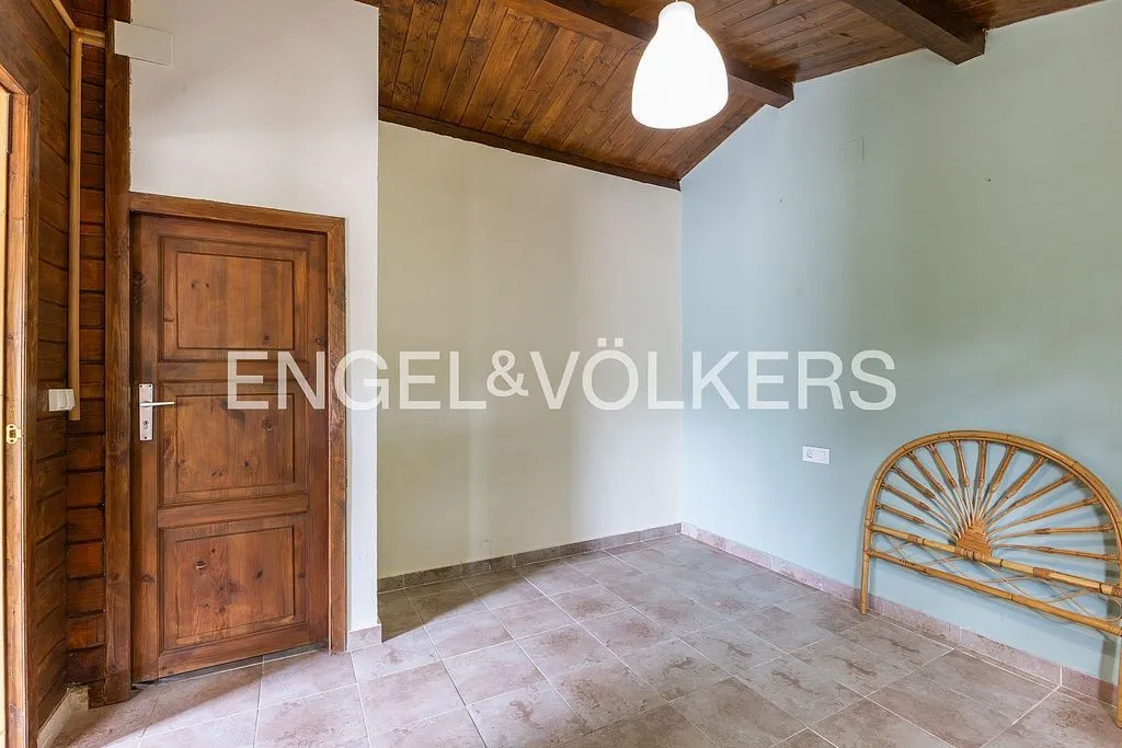 Magamistoad - Equestrian Estate with Pool in Enguera