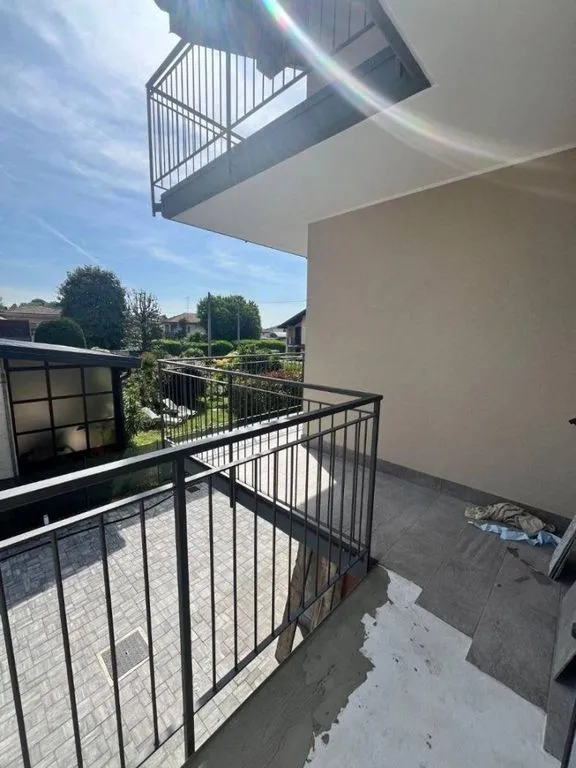 Balcon - New Villa with Private Garden in Besnate