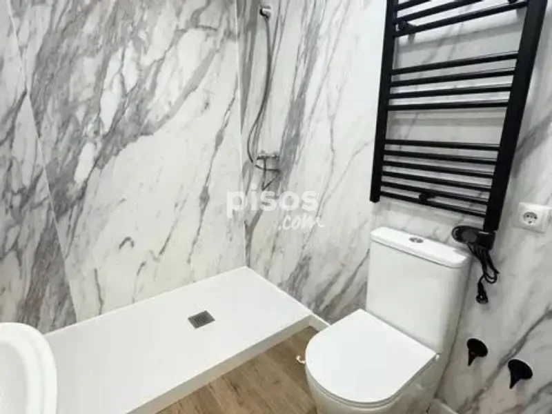 Salles de bain - Reformed Flat with Balcony in Bilbao's Old Town