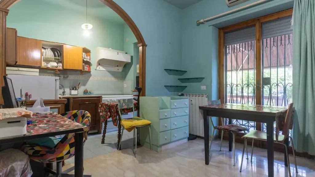 Söögituba - Three-Bedroom Apartment with Garden in Garbatella, Rome