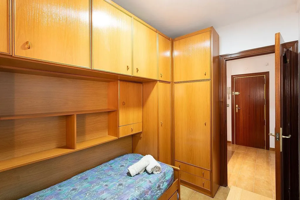 Chambres - 3-Bedroom Apartment with Views in Barcelona