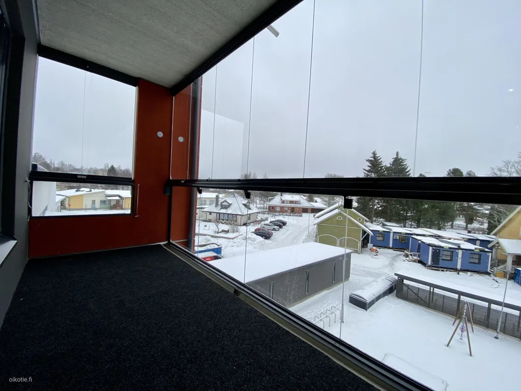Balcon - East-Facing Balcony Flat in Tampere
