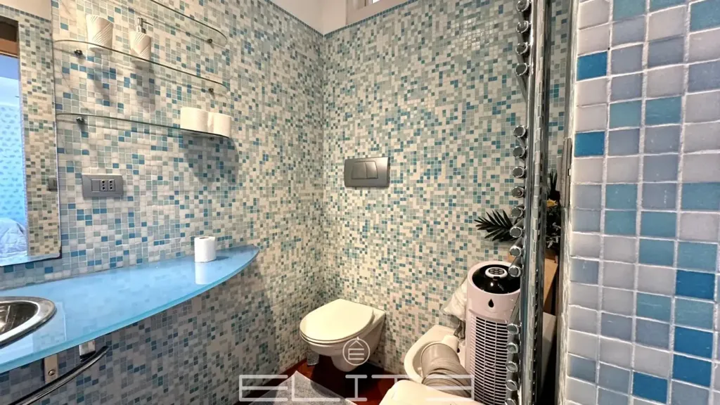 Bathrooms - Modernised Apartment with Balcony in Ancona