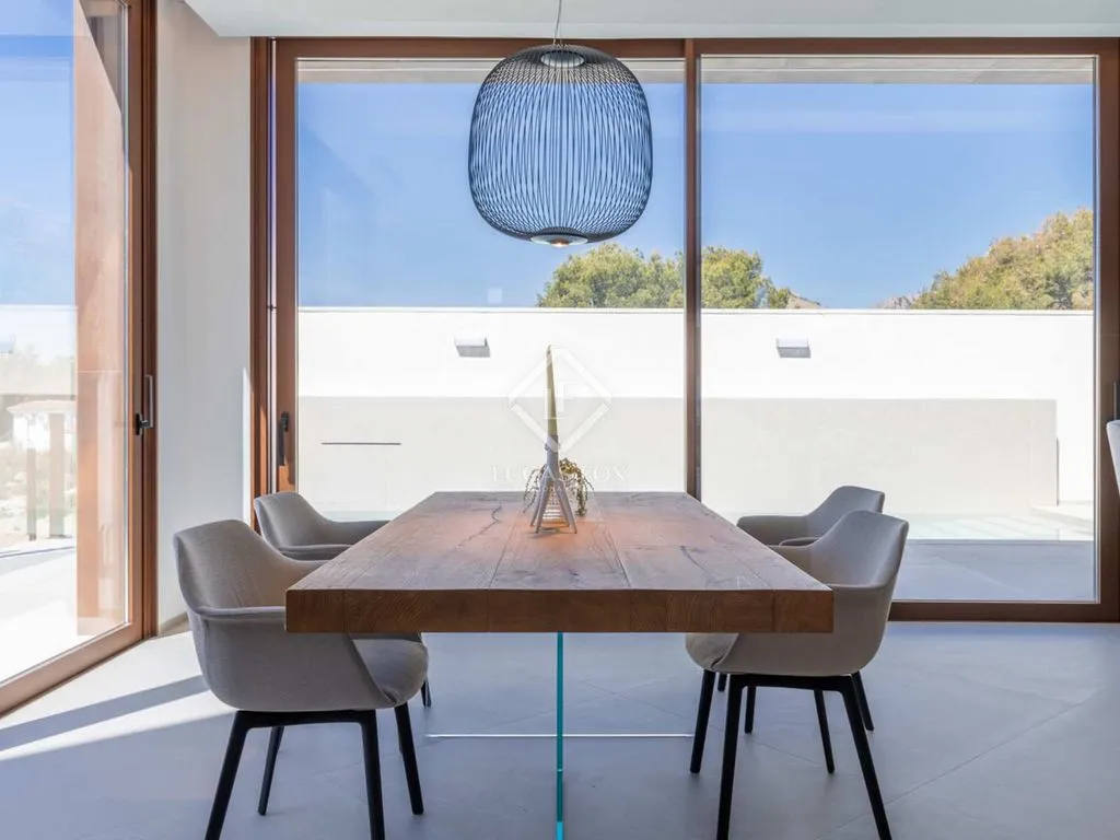 Dining Room - Luxury Villa with Sea View in La Nucía