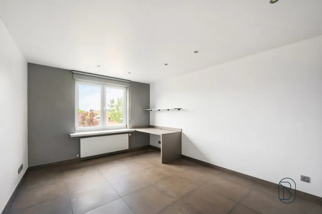 Pièces - Maison de 201 m² avec Chauffage Électrique à Deinze
