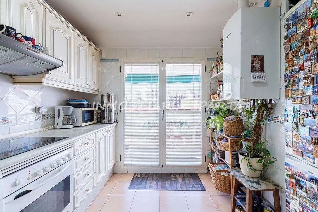 Cuisine - Charming Duplex with Terrace in City Centre