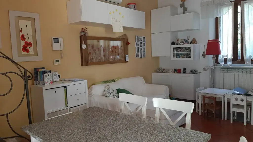 Söögituba - Rustic Terratetto with Garden in Campi Bisenzio