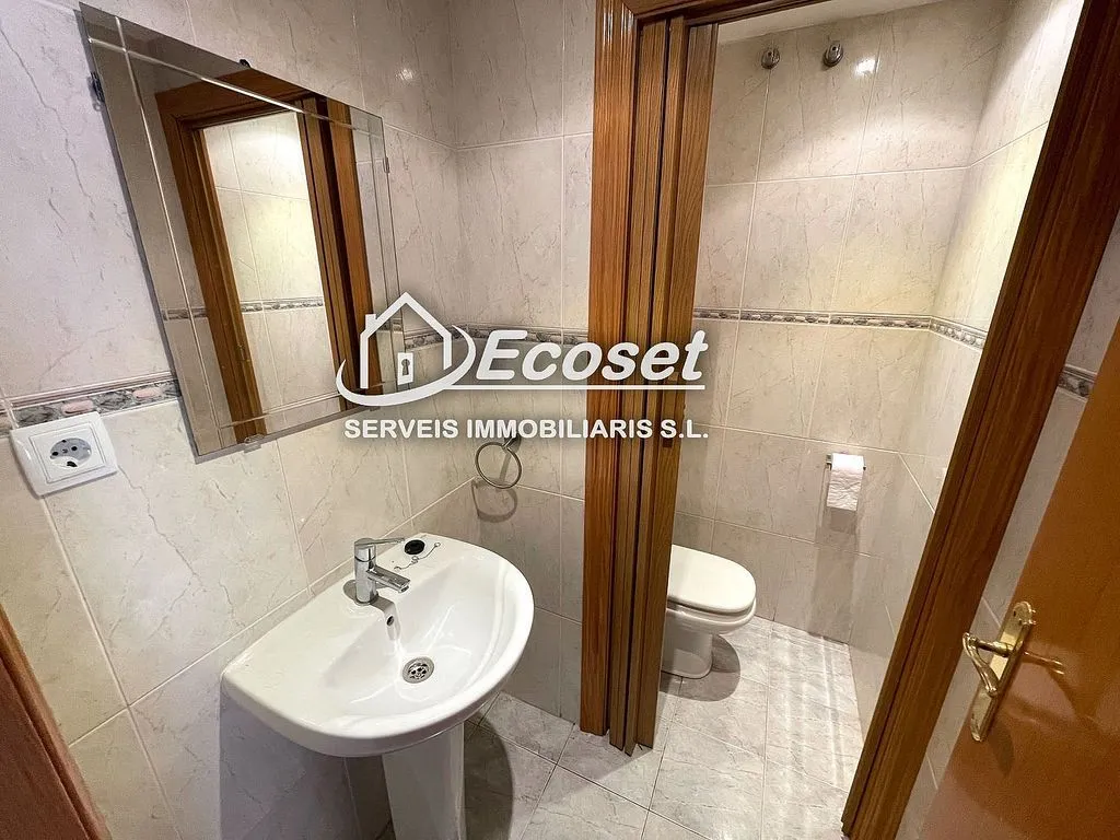 Bagni - Triplex with Central Heating in Vallirana Centre