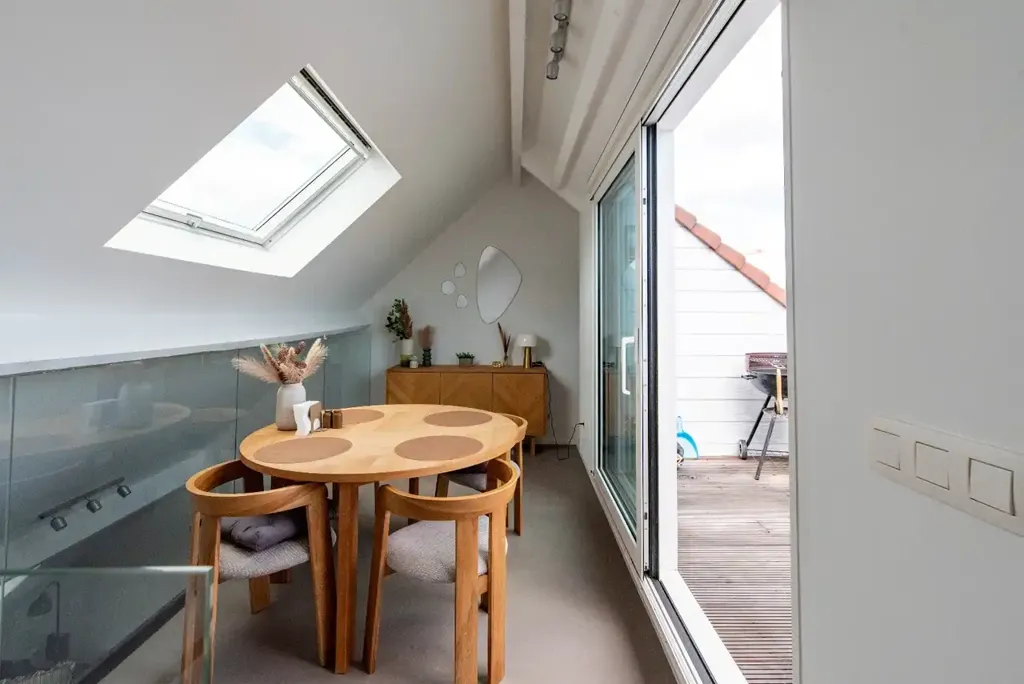 Söögituba - Renovated Duplex with City View in Antwerp