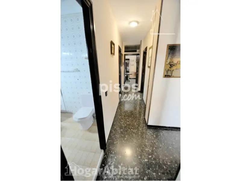 Vannitoad - Spacious Apartment with Balcony in Malilla, Valencia