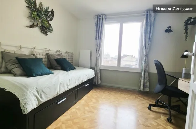 Chambres - Appartement Meublé avec Balcon à Lyon 8