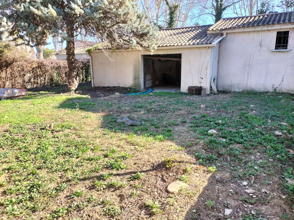 Aed - Building with Garden in Saint André de Sangonis